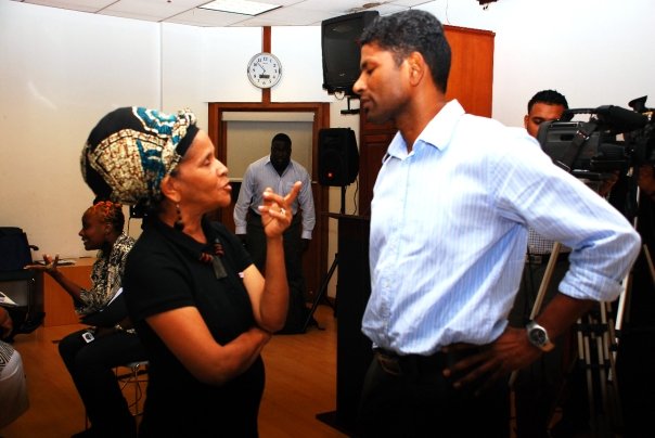 10399941_103021659015_2181141_n